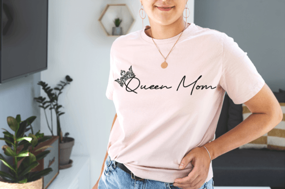 Queen Mom Graphics & T-Shirt Designs Review